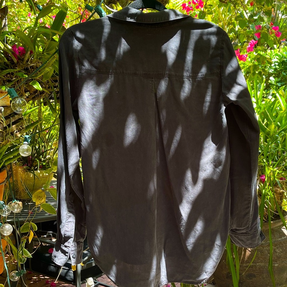 Cloth and Stone navy button down - Picture 2 of 2